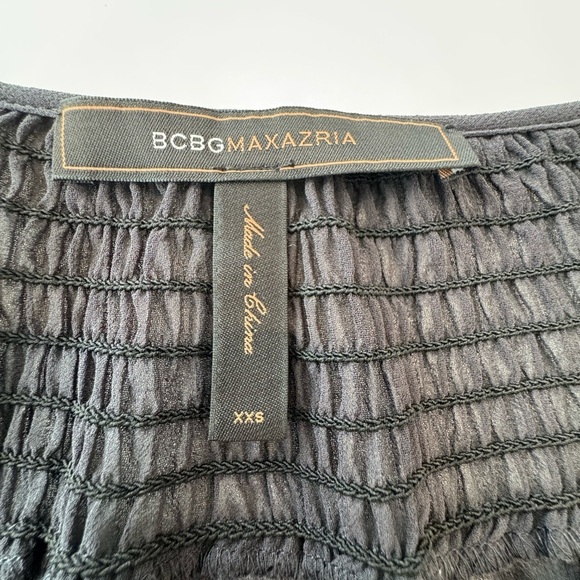 BCBG MaxAzria Sheer top, long sleeves with slits Scooped neck Size XXS Black - Picture 7 of 8